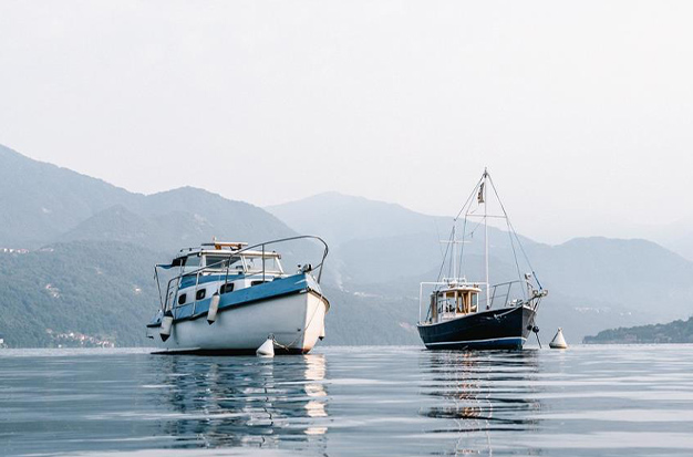How Should You Pass A Fishing Boat?